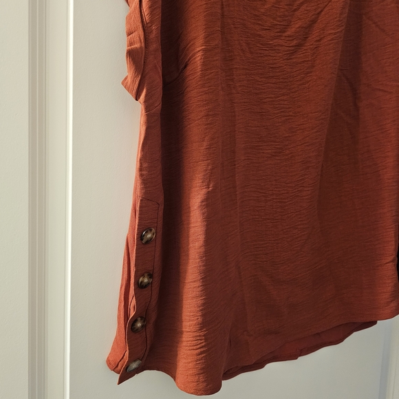Chic Rust Button-Detail Blouse - Picture 2 of 3